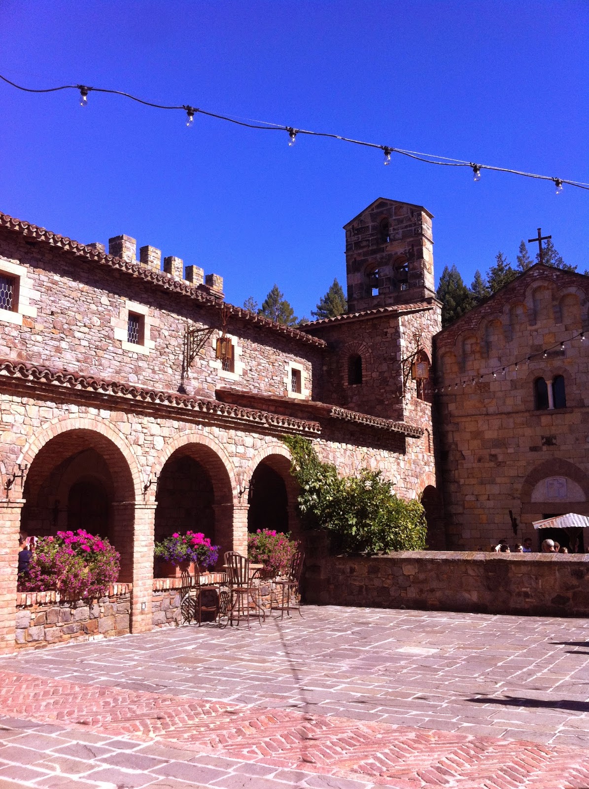 Castello di Amorosa courtyard