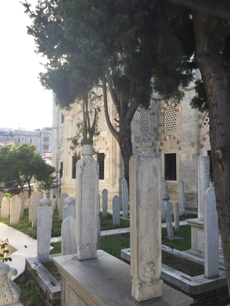 Cemetery in the Kiliç Ali Pasa mosque