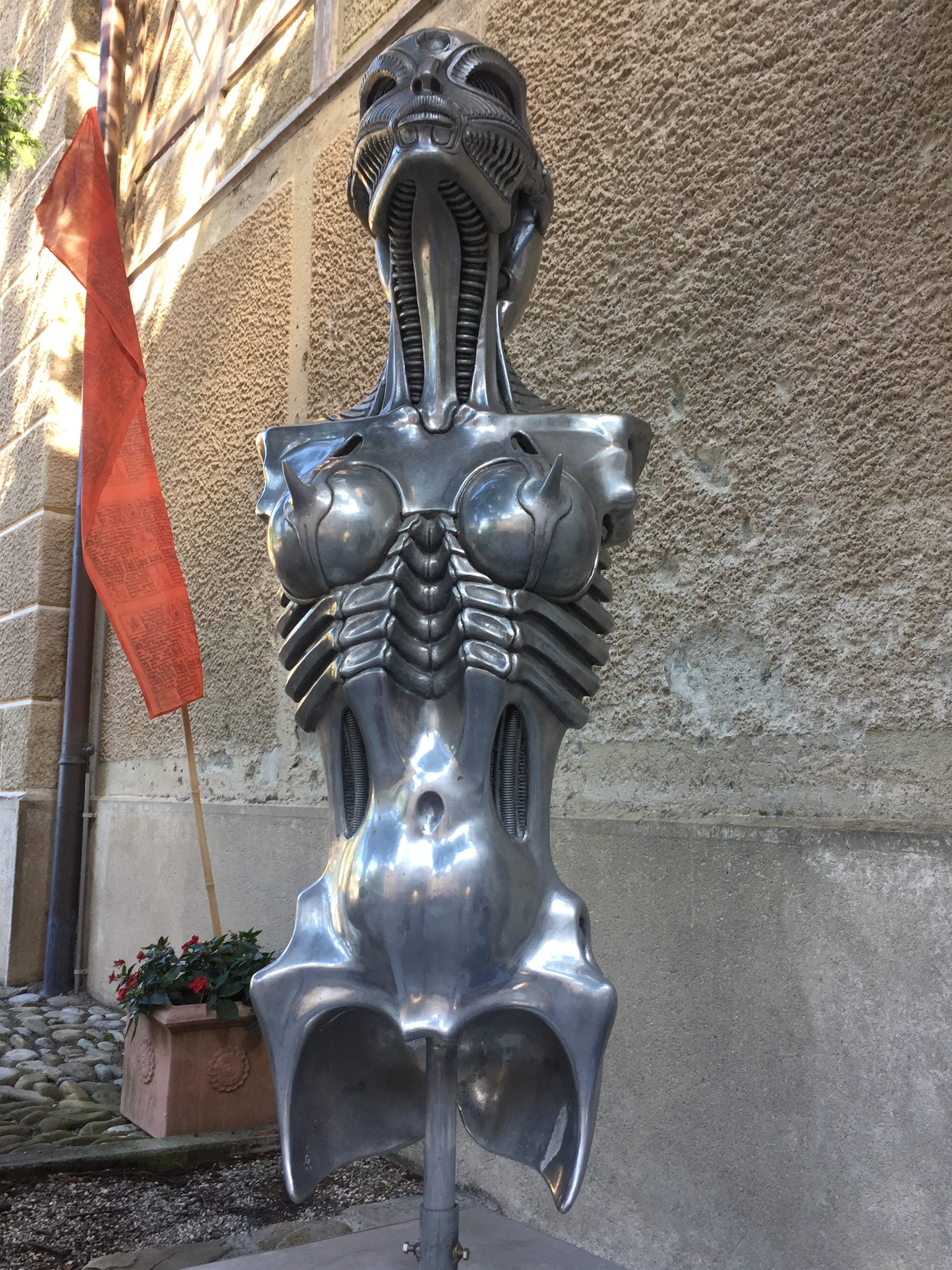 Alien statue