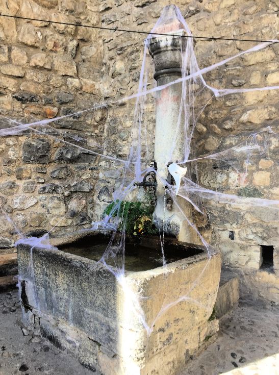 A Halloween-style fountain