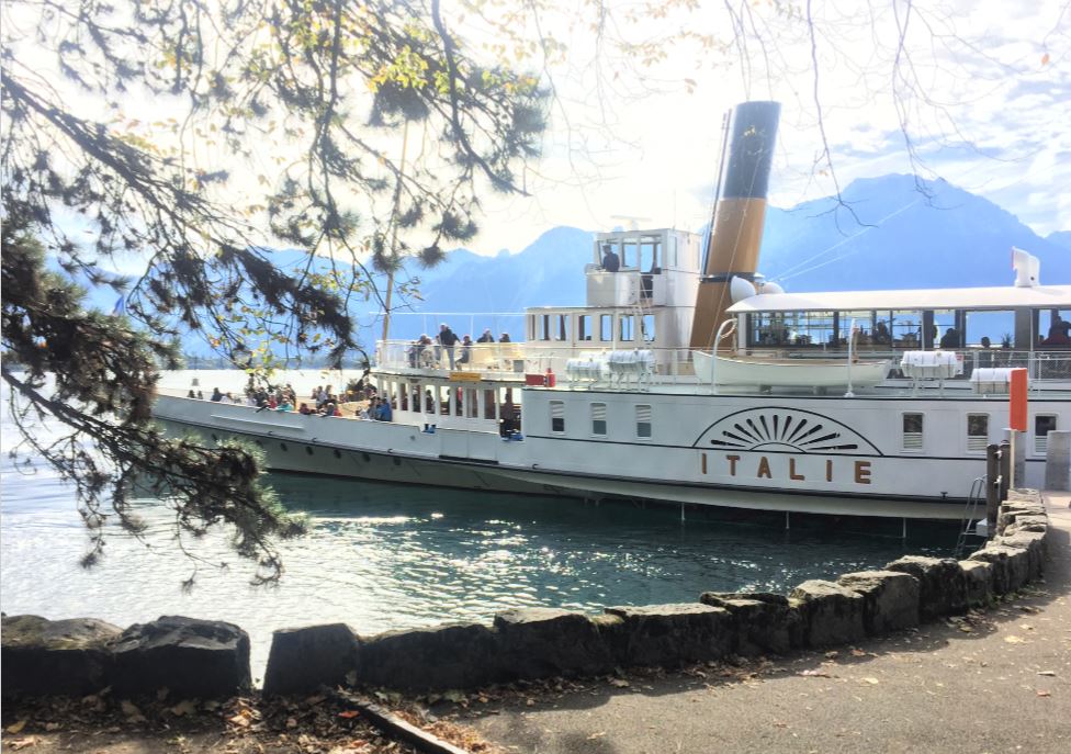 A steamboat on the shore of lake Léman