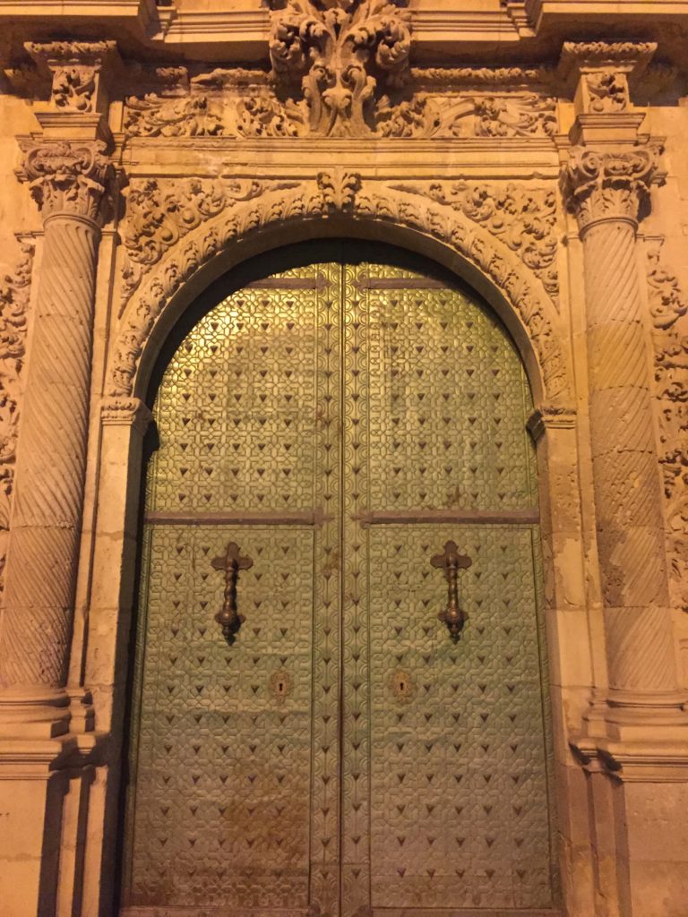 A door to Alicante's town hall