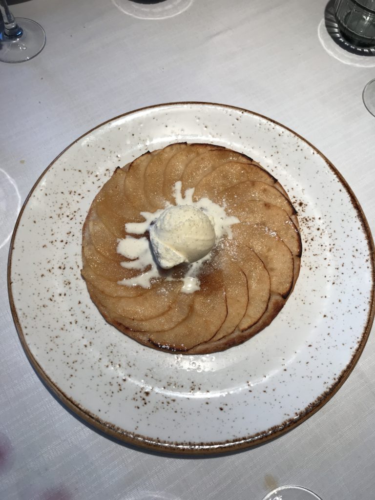 Apple cake at Urogallo