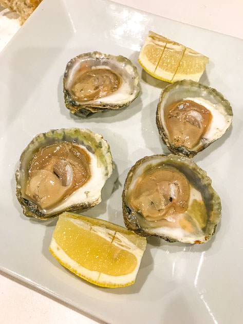 Fresh oysters