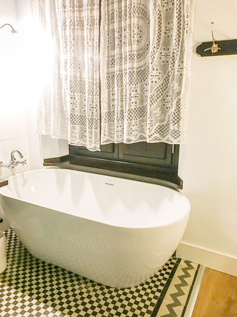 Our bathtub in the room