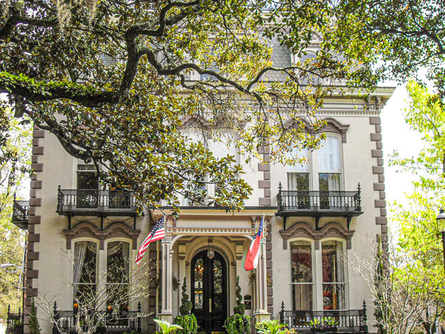 There are beautiful houses around every corner in Savannah