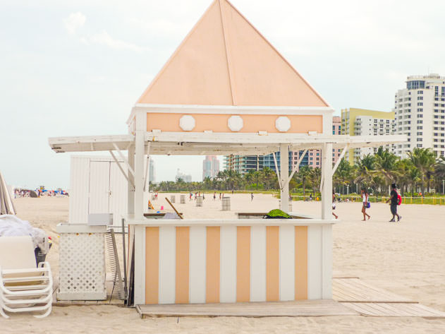 Pastel beach stand