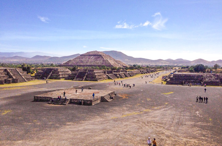 Teotihuacán is a large UNESCO archaelogical site just one hour away from Mexico City
