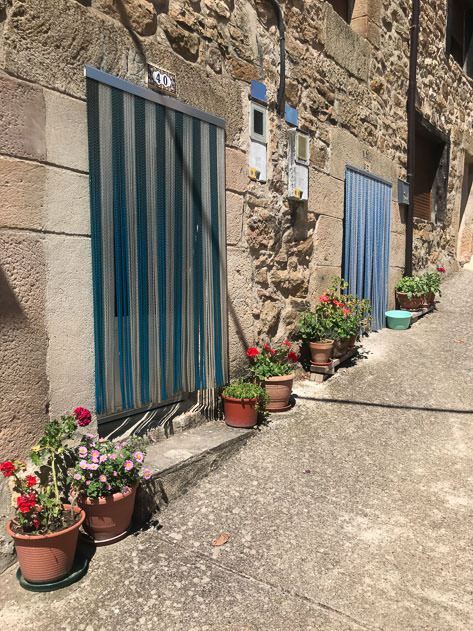 A typical street in Monasterio de la Sierra