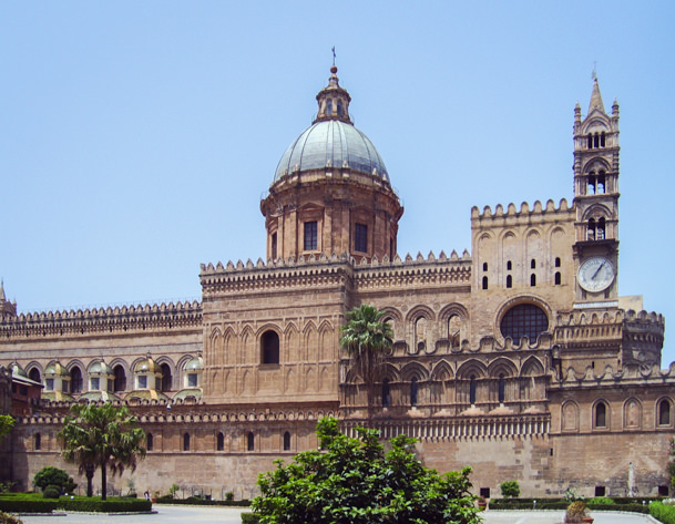 The imposing Cattedrale di Palermo