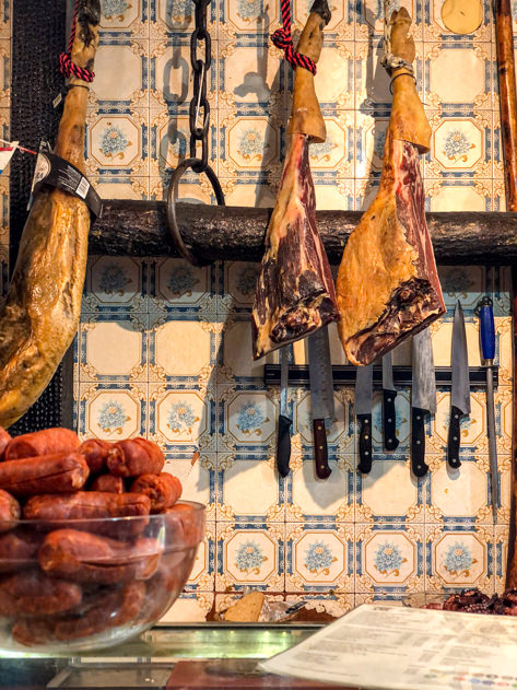 Cold meats on display in Cortijo de Pepe