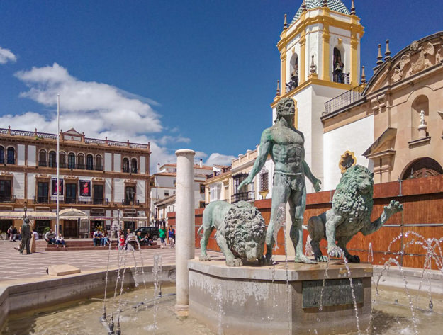 Fountain at Plaza del Socorro in Ronda
