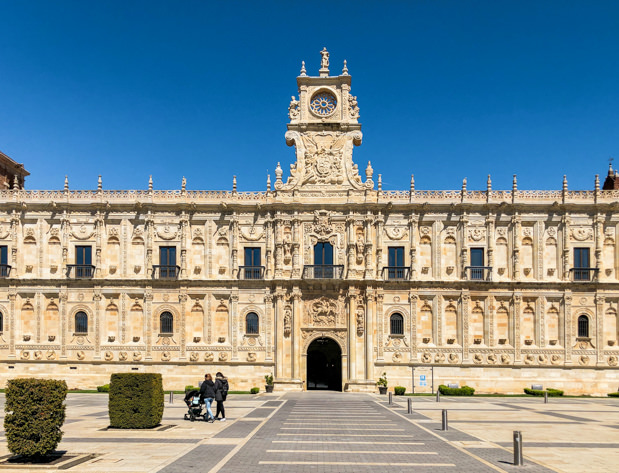 The elaborate façade of Hostal de San Marcos in León