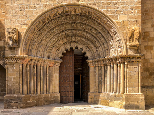 Iglesia de Santiago in Puente La Reina