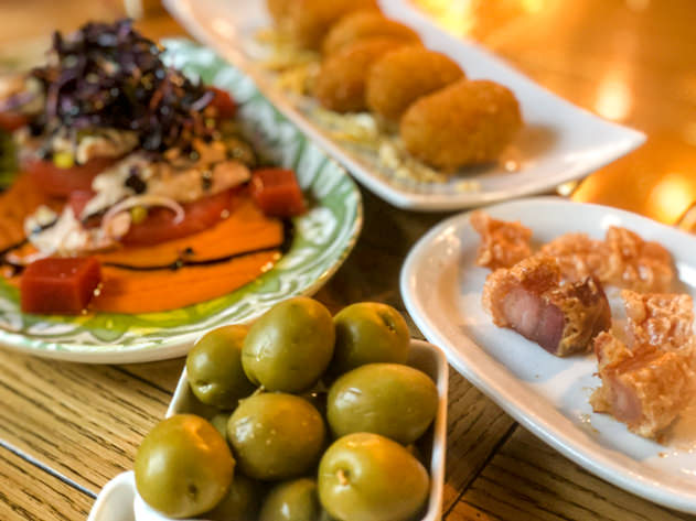 Dining 'torreznos' and other delicacies at El Kiosco de Soria