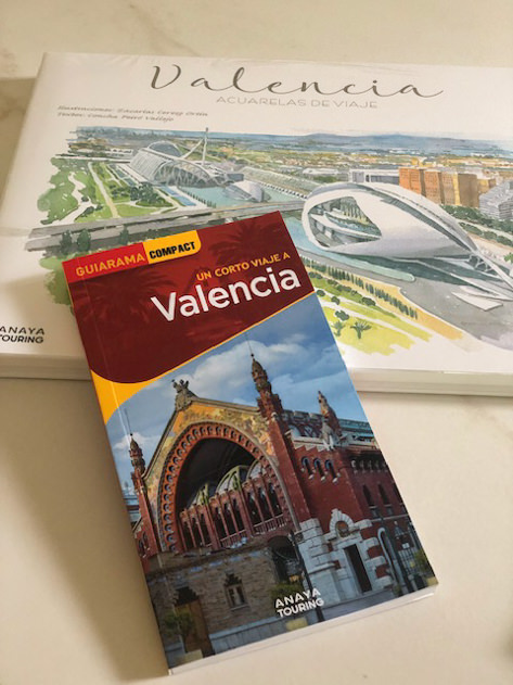 I used these wonderful travel guides by Anaya Touring to prepare my trip to Valencia