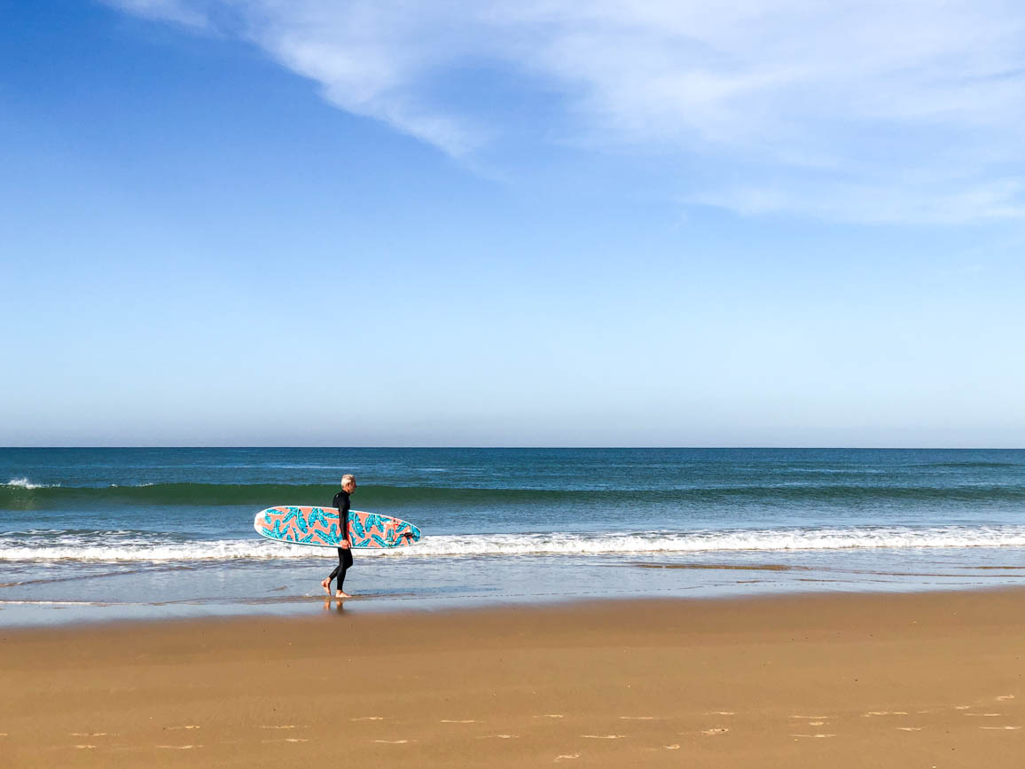 Best things to do in Les Landes: surf in Mimizan Plage