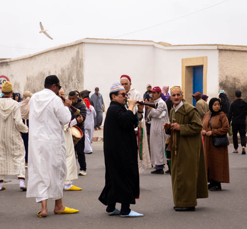 Musicians near the Jewish cemetery of Essaouira