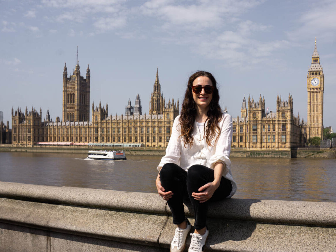 things to do in London - posing in front of the Big Ben and the Houses of Parliament