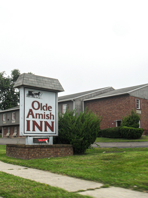Olde Amish Inn roadside sign